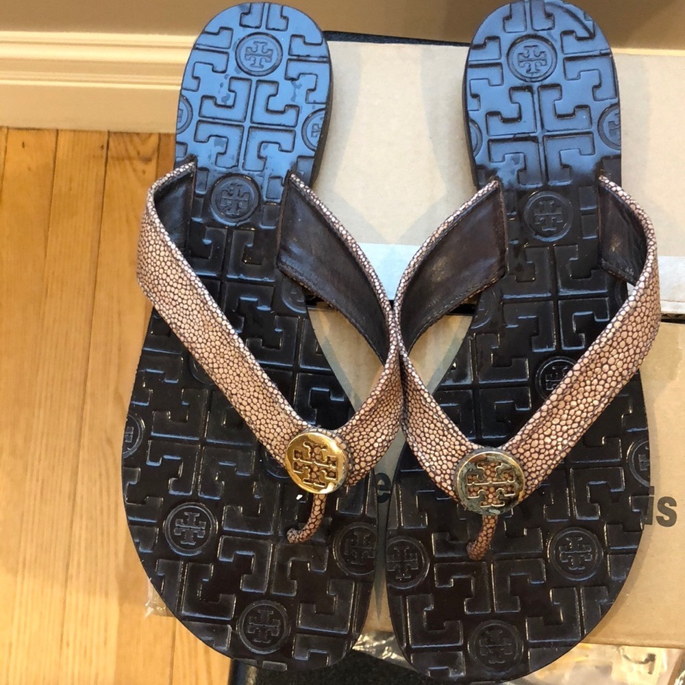 Tory Burch Leather Flipflops with Gold Emblem